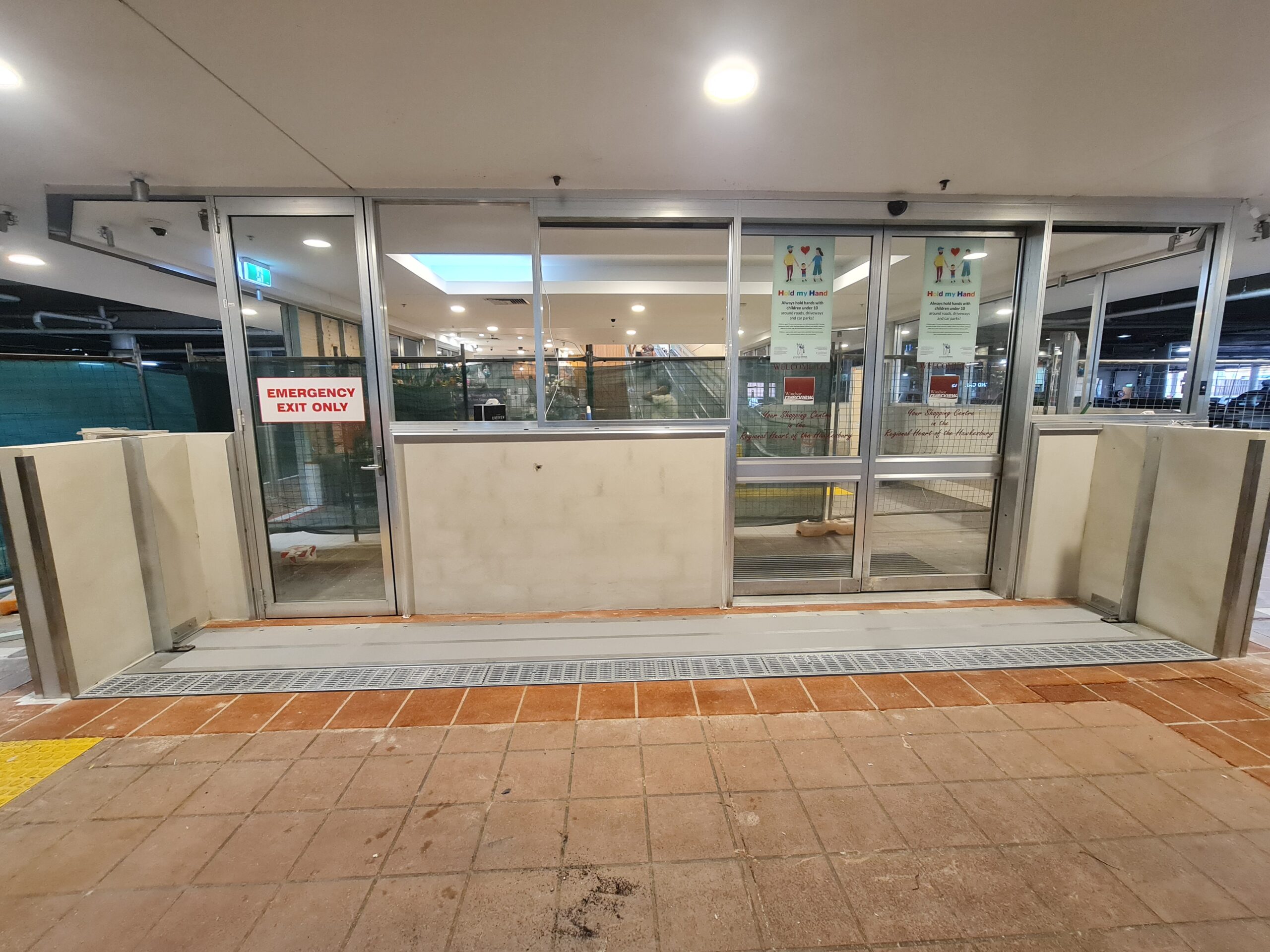 automatic-building-entry-flood-barrier-windsor-nsw