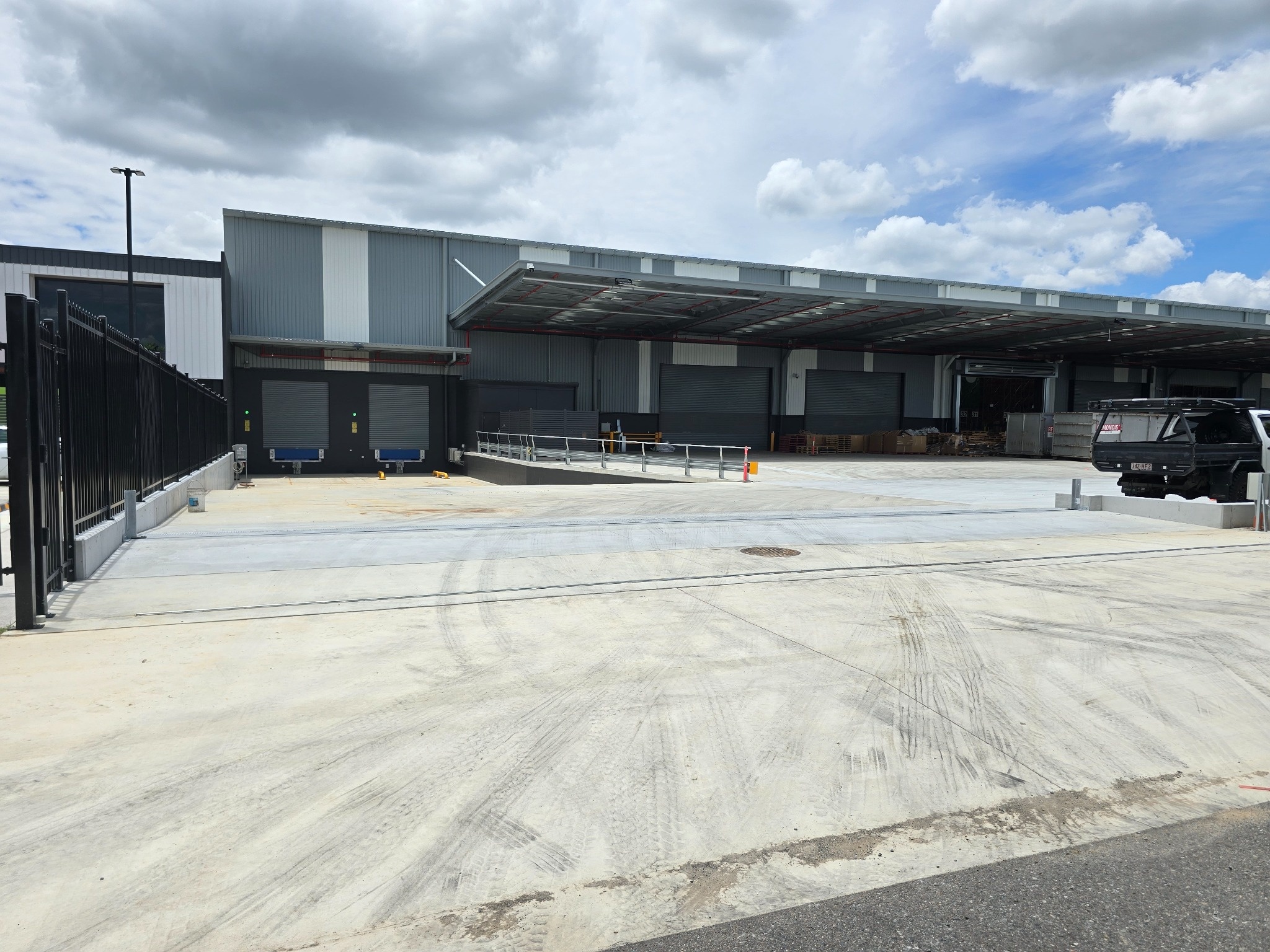 automatic-warehouse-flood-barrier-redbank-qld