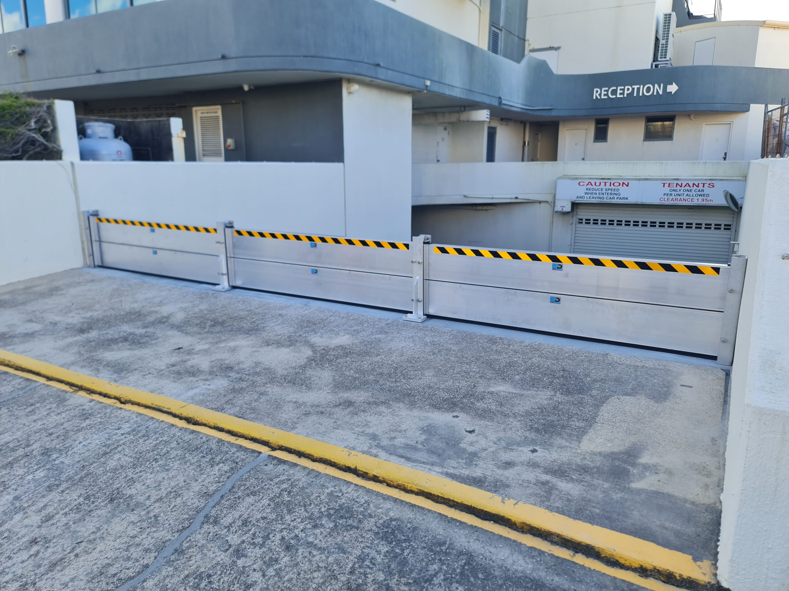 demountable-commercial-ramp-flood-barrier-maroochydore-qld