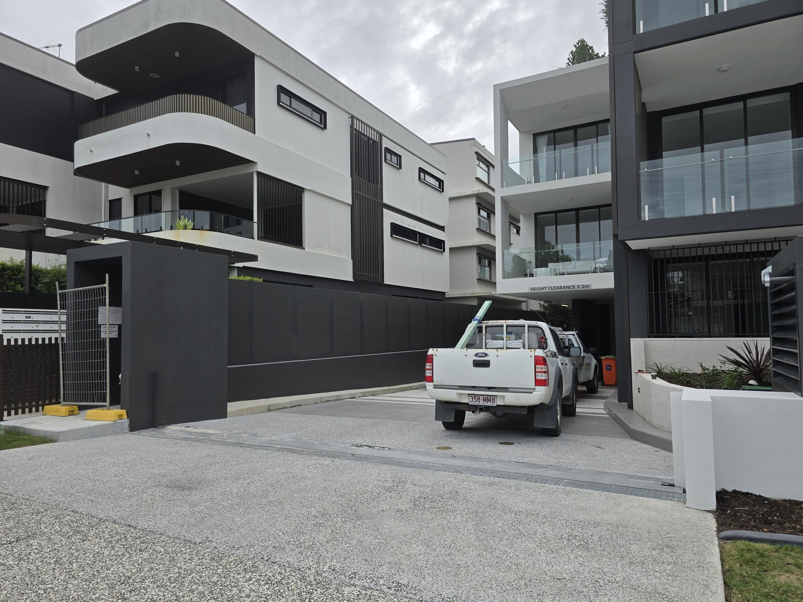 self-activating-commercial-access-flood-barrier-bulimba-qld